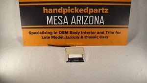 Chrysler Quinta Avenida 1983-1987 OEM cromo domo lámpara de luz - Imagen 1 de 6