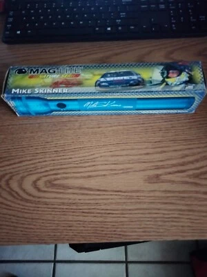 MAG-LITE SIGNATURE SERIES 1999-2000 MIKE SKINNER # 31 NÚMERO DE MODELO S3DFY5 Foto 1 de 4