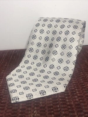 Corbata CAMPIA MODA Plateada con Tejido Geométrico Negro 100% Seda Foto 1 de 4