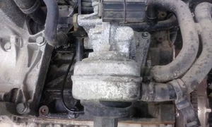 REFROIDISSEUR RADIATEUR D´HUILE DU MOTEUR POUR VOITURE / 418348 POUR VOLKSWAGEN - Foto 1 di 1