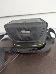 Bolso pequeño para cámara de hombro Nikon - Imagen 1 de 5