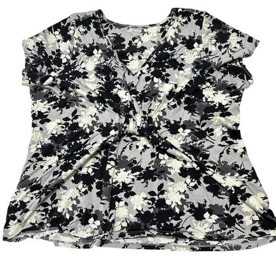 Top de mujer Covington Plus 2X gris negro floral algodón modal manga corta cuello en VN Foto 1 de 4