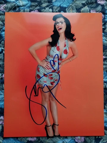 Katy Perry Authentic Hand Signed 8x10  Photo Autographed   Singer Cover