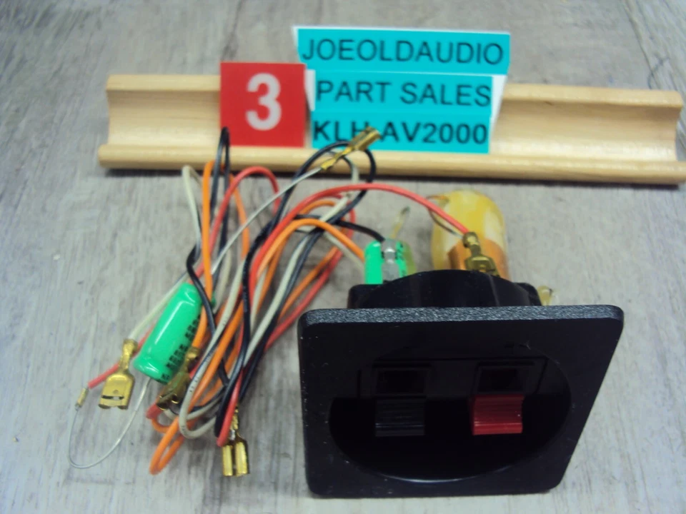 Terminal de altavoz KLH AV2000 y red cruzada pegada tipo separación AV2000 Foto 1 de 4