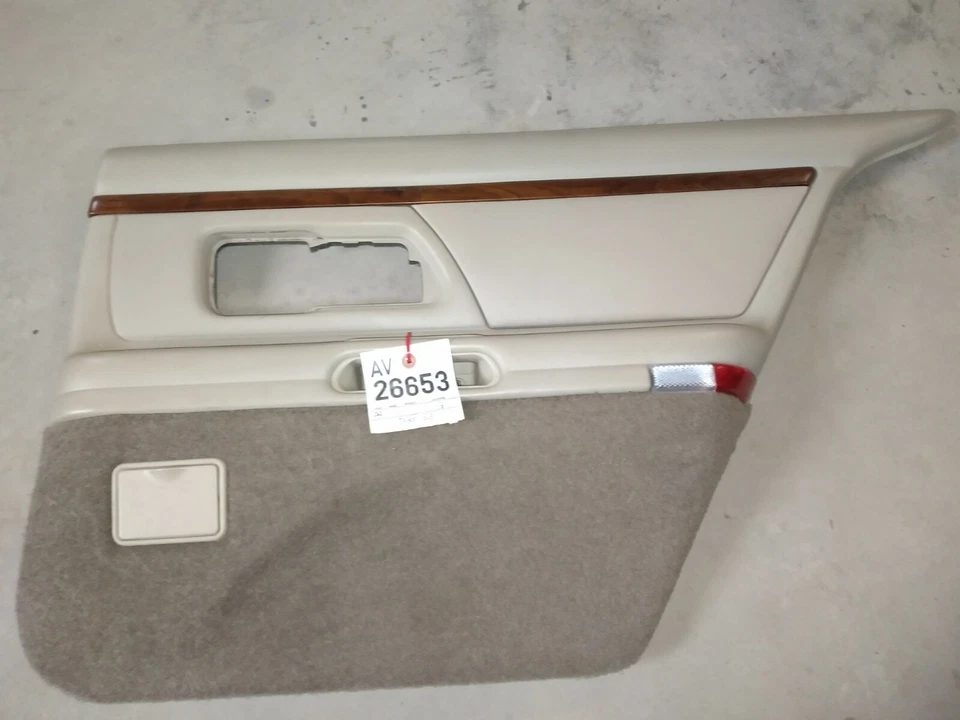 Panel de puerta trasero derecho Oldsmobile 88PASSENGER SIDE 1994-1999 Foto 1 de 4