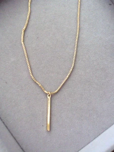 GOLD TONE 18" CHAIN NECKLACE w/RECTANGULAR PENDANT #ve - Picture 1 of 3