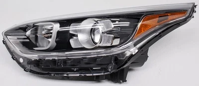 Faro halógeno izquierdo OEM KIA FORTE SEDÁN 92101-M7100 - falta 1 pestaña Foto 1 de 4