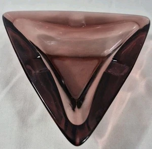 Vtg Hazel Atlas Moroccan Amethyst Purple Glass Triangular Table Ashtray 5" - Picture 1 of 9
