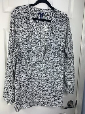 Blusa Gap XXL Marfil Estampado Animal con Bolsillos Cuello en V Abotonada Semi Transparente Foto 1 de 4
