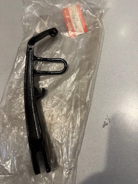 Suzuki Madura 700 GV700GLF 1985 soporte soporte lateral 42310-07A00-019 R10B13 Foto 1 de 1