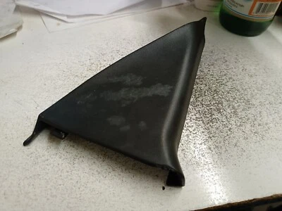 Saturn L OEM Front Door-corner panel Right 90585668 USED NO INSULATION - Image 1 of 4