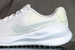 NIKE REVOLUTION v7 shoes for men, NEW & AUTHENTIC, US size 8 - Bild 1 von 8