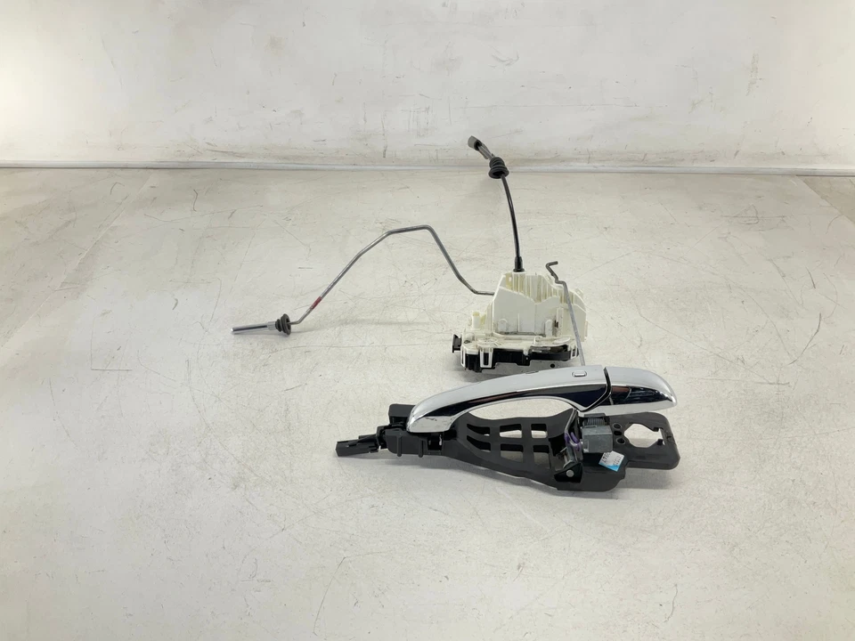 Manija de puerta exterior de pasajero delantero derecho Jeep Grand Cherokee 11-20 con cerradura Foto 1 de 4