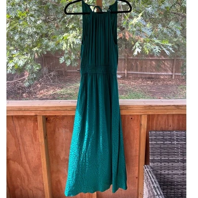 Maxi Vestido LOFT Verde Estampado Animal Plisado Sin Mangas Talla 2. NUEVO Foto 1 de 4