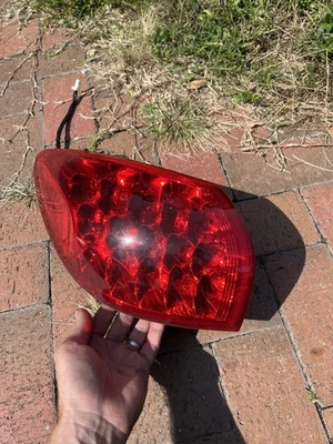 Luz trasera exterior izquierda Infiniti EX35 EX37 QX50 2008-2017 lado del conductor Foto 1 de 4