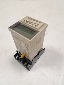 OMRON H3CA-A SOLID STATE TIMER DELAY RELAY 24-240 VAC 12-240 VDC + P2CF-11 BASE - Picture 1 of 4