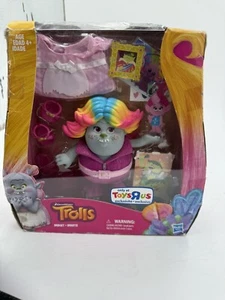 NIB Dreamworks Trolls Bridget Brigitte Toys R Us Exclusive 2 Reversible Outfits - Picture 1 of 6