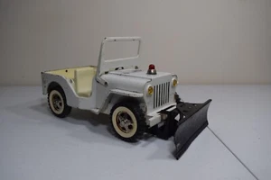 Vintage 1960's pressed steel White Tonka AA Jeep/truck with black plow - Picture 1 of 8