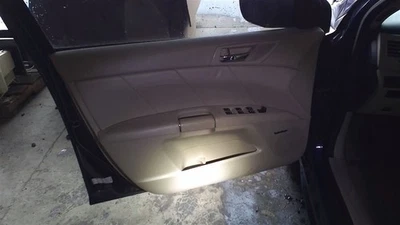 KIZASHI   2012 Front Door Trim Panel 31288542 Foto 1 de 4
