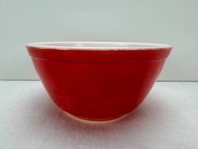 Pyrex Primary Color Red Mixing Bowl 1-1/2 qt Quart Nesting Vintage #402 - Image 1 of 4