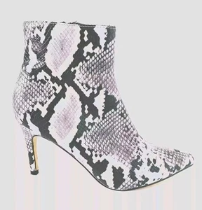 BOOHOO | Botines de tacón de aguja con estampado animal de cuero sintético blanco y negro Reino Unido 4 - Imagen 1 de 14