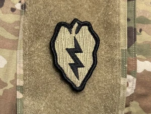 Parche OCP de la 25ª División de Infantería del Ejército de los Estados Unidos con gancho - Imagen 1 de 1