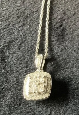 "Colgante de diamantes en racimo cuadrado sobre plata de ley con cadena de cuerda de 18"""  Foto 1 de 4