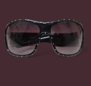 Schwarze Nieten Sonnenbrille Gestell Maße: ca. 2 x 3 - Bild 1 von 7
