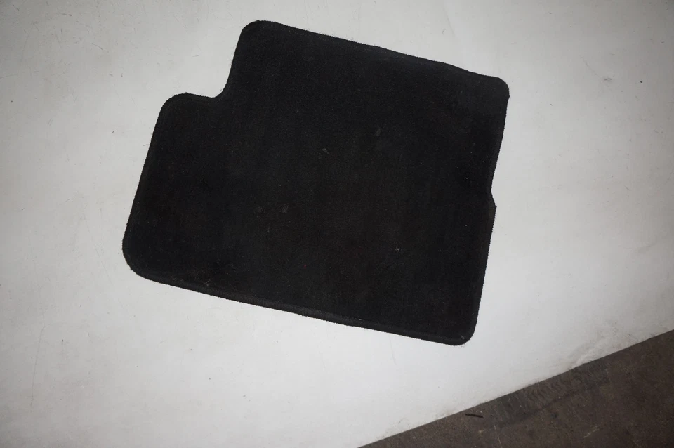 Alfombrilla trasera izquierda Toyota Celica GT GT-S 2000-2005 GTS OEM 4 Foto 1 de 1