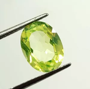 Pietre preziose tormalina verde giallastra certificata 2,30 ct menta naturale non trattate - Foto 1 di 5