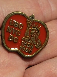 ubc pin NEW YORK CITY 1986 BIG APPLE STATUE OF LIBERTY UBC NYD DC WOW! env30 - Picture 1 of 3