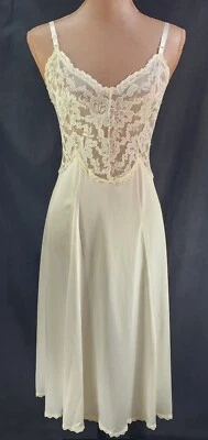 NEW Vintage Full Slip Henson Kickernick CREAM 60s Sexy Starlet Hollywood Diva 38 - Image 1 of 4