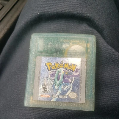 POKEMON CRISTAL 2001 Auténtico Game Boy Color Nueva Batería Ahorra ETIQUETA REEMPLAZADA Foto 1 de 2
