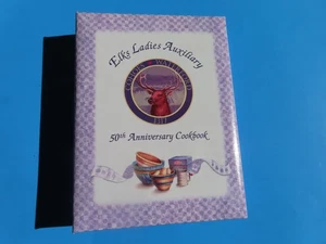 “Elks Ladies Auxiliary 50th Anniversary Cookbook 3-Ring Binder Hardcover - Foto 1 di 6
