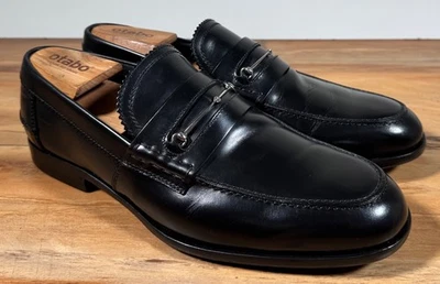 Mocasines Gucci de cuero de becerro negro elegantes modernos con correa de centavo y trozos de caballo Italia 10 Foto 1 de 4