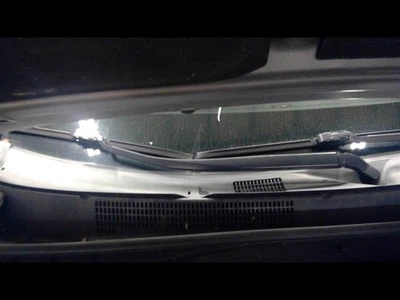 HIGHLANDER 2014-2019 Right Wiper Arm               1702146 - Image 1 of 4
