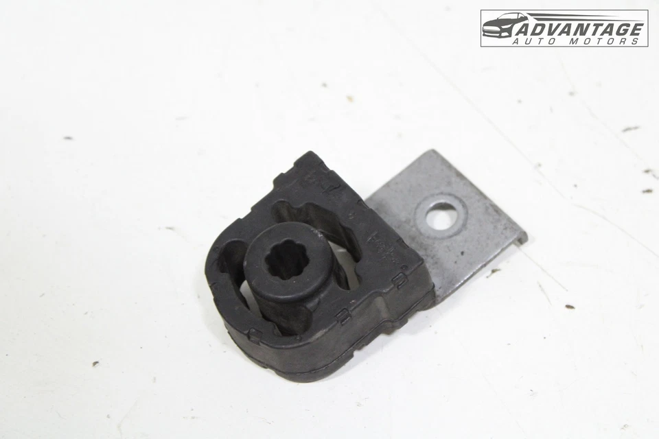 HYUNDAI TUCSON 2022-2025 AWD 2,5 L TUBO DE ESCAPE SUSPENSIÓN AISLANTE CON SOPORTE OEM Foto 1 de 4