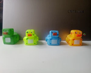 💥 Gummiente 4 seltene Ente!  Ente Quacksalberei Badespielzeug BIN B - Bild 1 von 8
