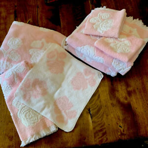 Vintage Martex Pink/white ,2 washcloths,3 bath towels,1 hand towel. 100% cotten