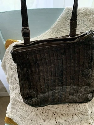 Bolsa satchel Day & Mood™ Brenna alça superior couro marrom chocolate corpo transversal $228+ - Imagem 1 de 4