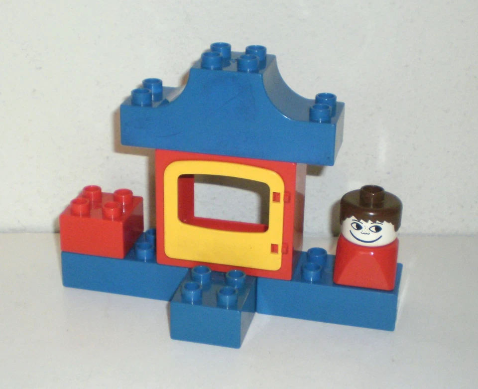 Lego DUPLO Set 1959 House Building Set 7-Pieces Complete - Image 1 of 1