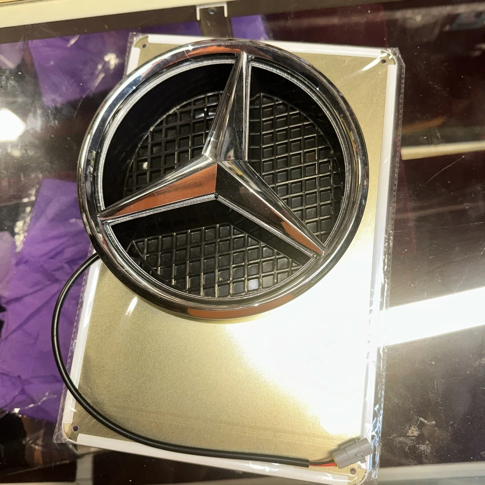 Front Grille Star Emblem with LED Light Fit For Mercedes-Benz CLA250 C350 GL450 - Изображение 1 из 1