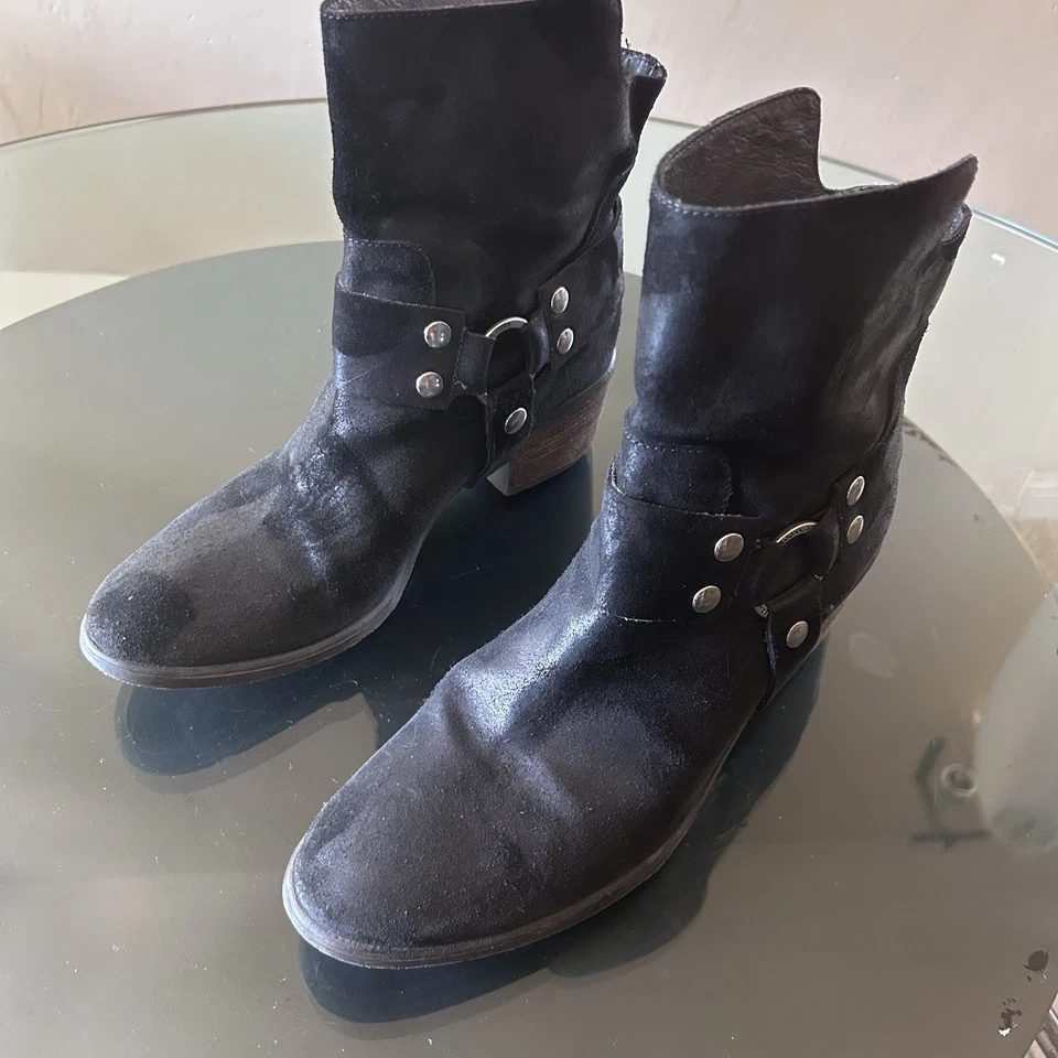 Donald J Pliner Western Couture Dasha Botas 7.5 Cuero Negro Arnés Distress Foto 1 de 4