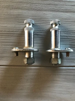 Honda CD 125, CD 175, 2 Tiges support clignotant avant. - Photo 1/4