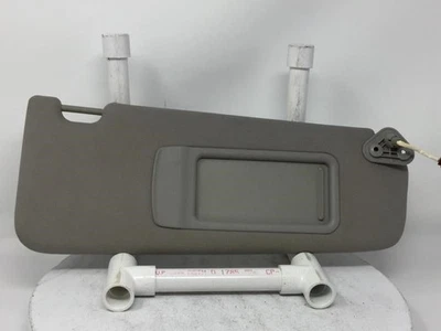 BMW 330i 2006 pasajero parasol espejo parasol derecho YN8KW Foto 1 de 4