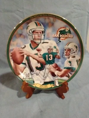 Placa de coleccionista Dan Marino Edición Conmemorativa El Líder Pasante de Todos los Tiempos NFL Foto 1 de 2