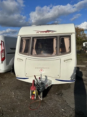 Amara 4 Berth Caravan White - Image 1 of 4