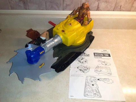 Small Soldiers "Buzzsaw Tank" w/OCULA & ARCHER Figures, NO BOX 1998 Hasbro AS-IS Cover