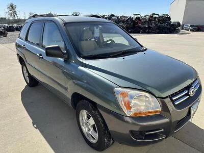 Conjunto de puerta delantera derecha usado se adapta a: Kia Sportage 2007 eléctrico sin revestimiento Foto 1 de 4