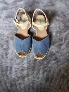 BARETRAP Odetta Womens Wedge Espadrilles Size 10, Blue And Cream Peeptoe  - Picture 1 of 7